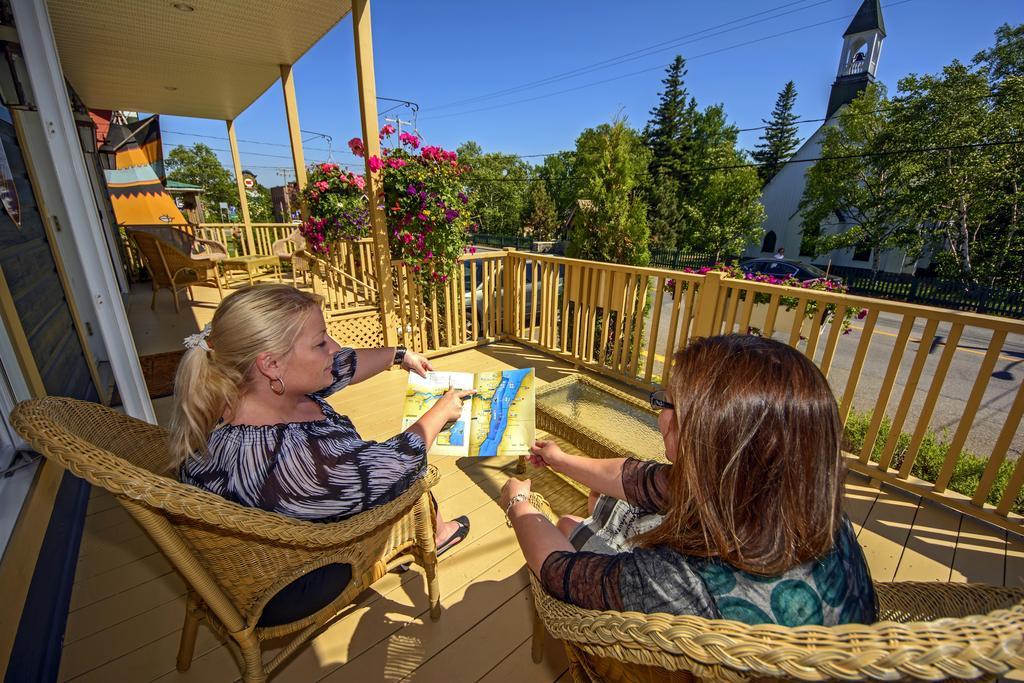 Hotel Motel Le Beluga Tadoussac Exterior photo